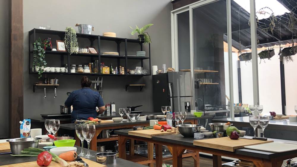 Cocina abierta y menaje incluido